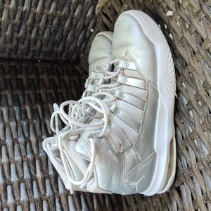 Jordan Kids Sneakers in Metallic Silver and White